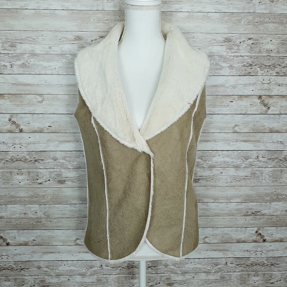 Olive & Oak Jackets & Blazers - Olive & Oak Faux Fur Lined Vest Small 15
